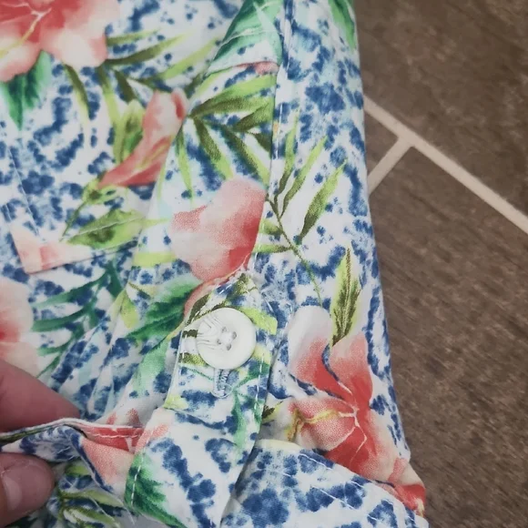 Womens Caribbean Joe Blue and Green Bermuda Shorts Vibrant Floral Design Size 12 - Picture 2 of 5